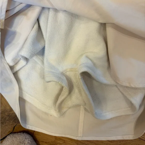 ALO Yoga White Tennis Skirrt - Picture 3 of 4